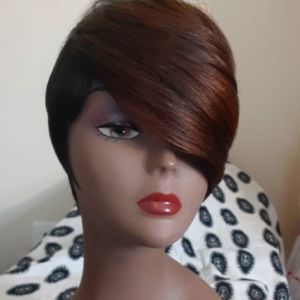 Short haired synthetic wig